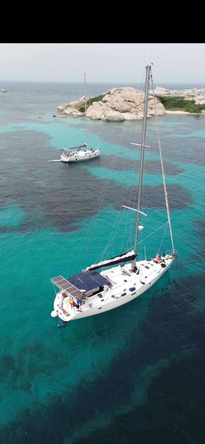 Discover Tavolara and dolphins tours