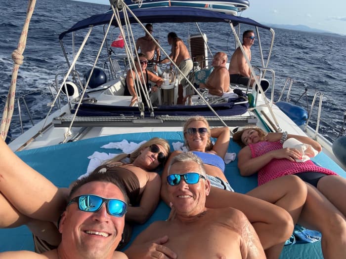 Discover Tavolara and dolphins tours