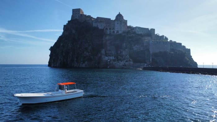 Halbtägige Entdeckungstour auf Ischia: Ihr Kurztrip mit dem Motorboot