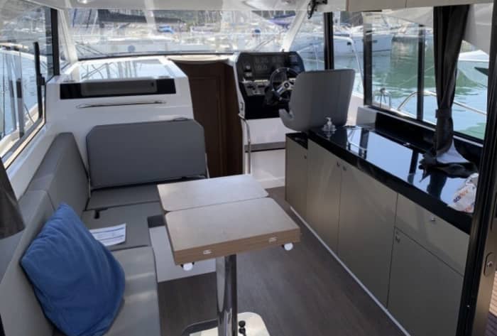 Votre journée à Ajaccio : louez un bateau à moteur pour 9 h de découverte.