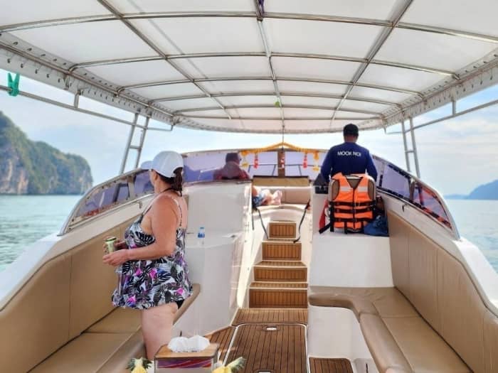 Su lancha motora privada para un día alrededor de Phuket.