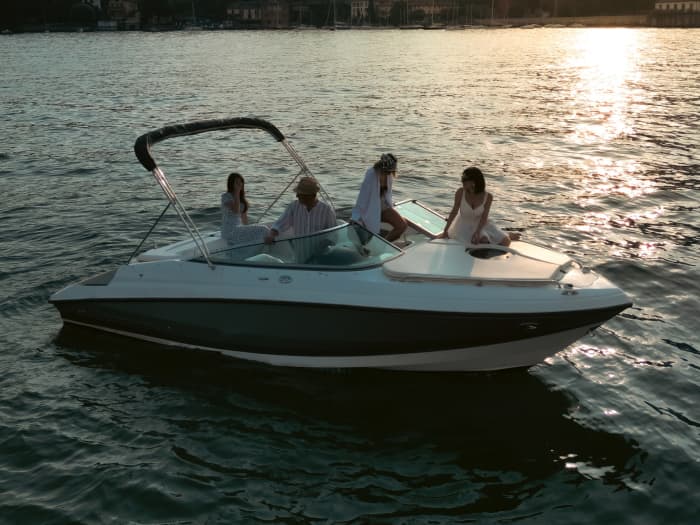 Exclusive excursion on Lake Como: style, comfort and beauty.