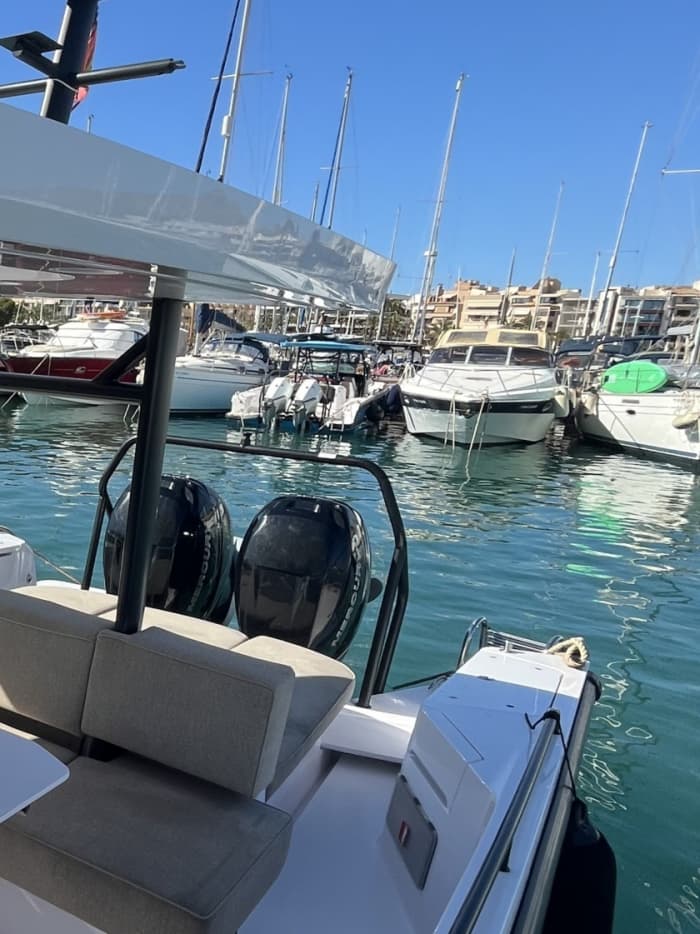 Alcúdia escape: 3h30 of relaxation on a motorboat