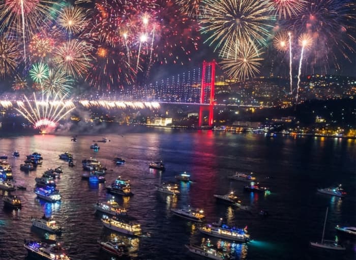 Silvester am Bosporus: Ihre individuelle Yachtparty