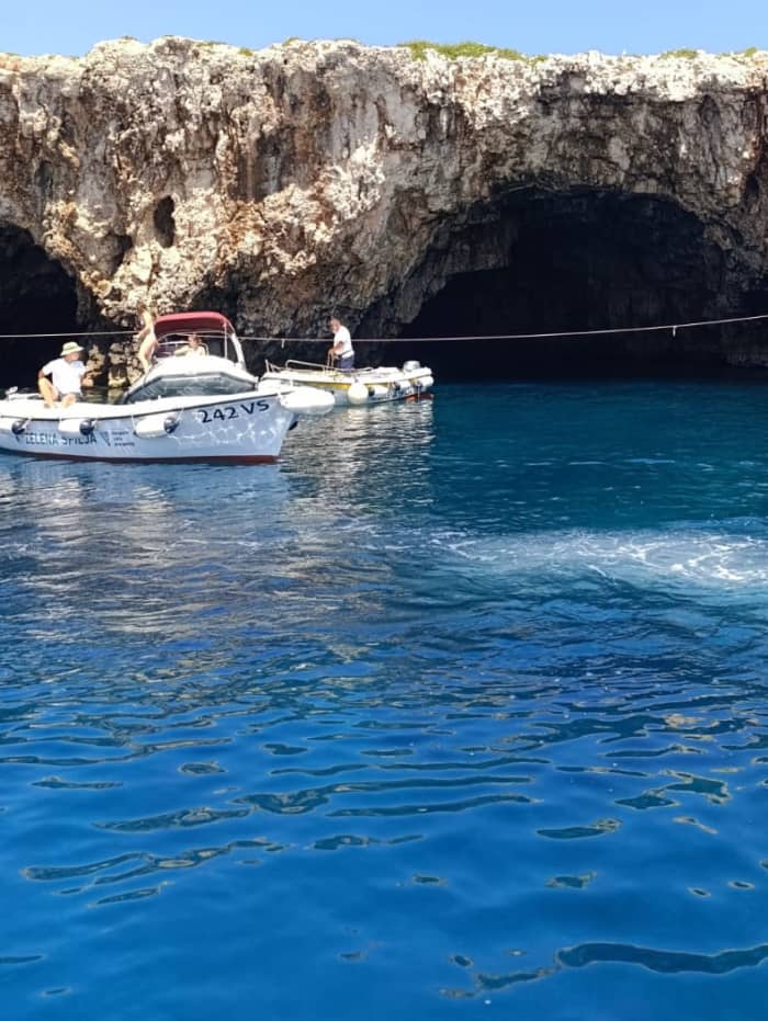 Grotta Azzurra e Fuga tra 5 Isole: 10 ore di bellezza