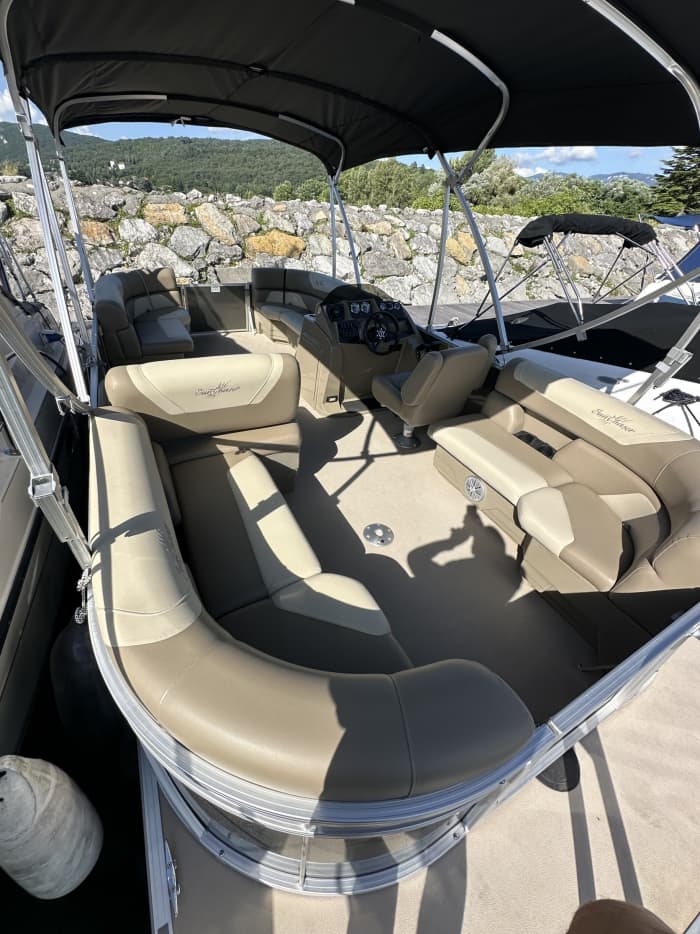 Profitez de 8h en bateau à moteur pour explorer Aix-les-Bains