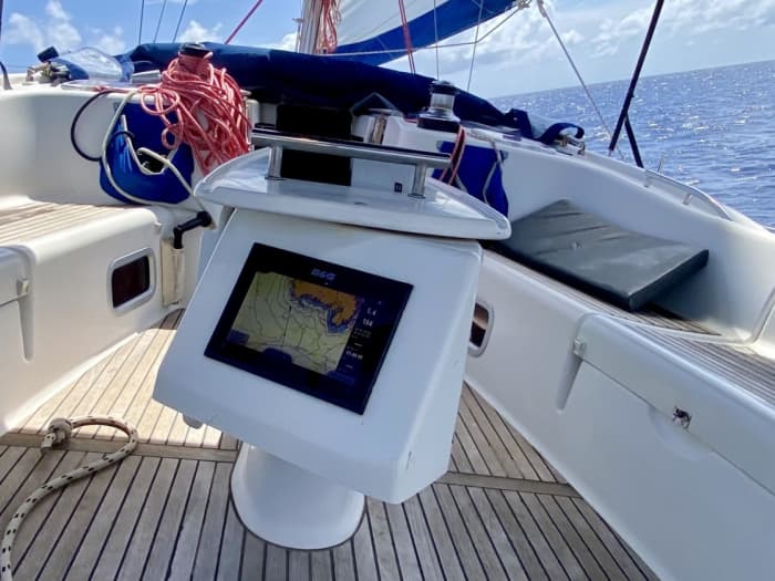 Make every moment count: A full day of sun around Le Marin on a sailboat