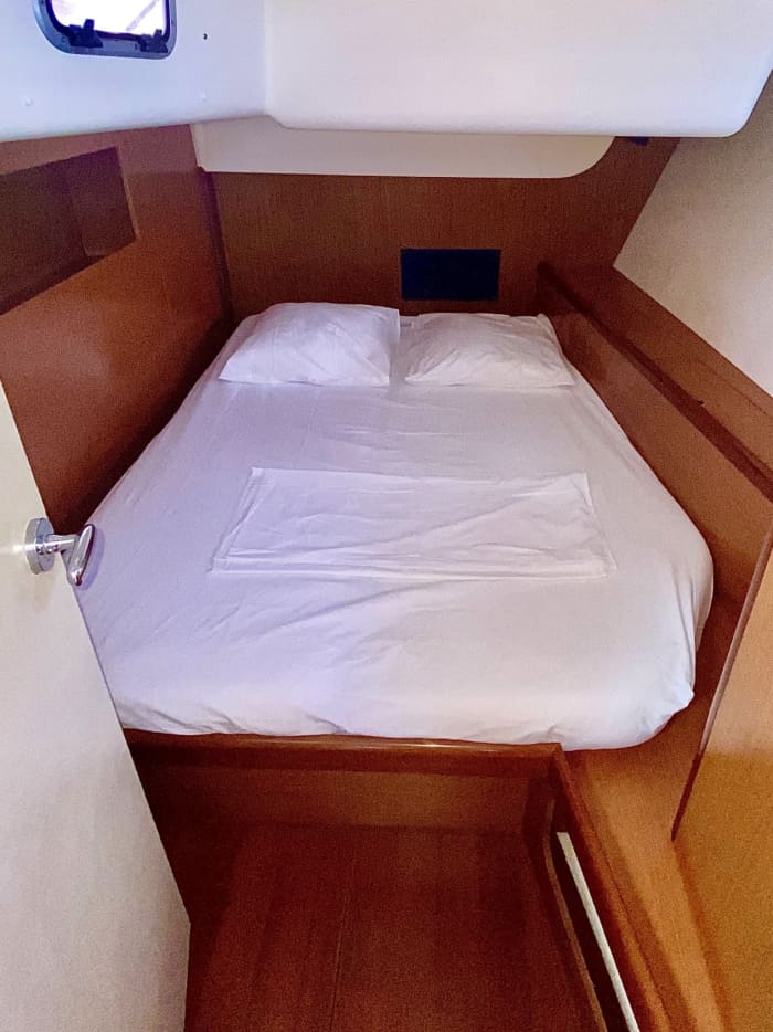 Make every moment count: A full day of sun around Le Marin on a sailboat