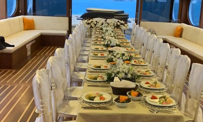 Geburtstagsorganisation auf einer Yacht: Eine perfekte Feier mit jedem Detail