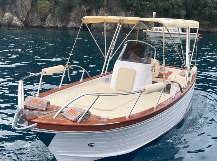 En dag att upptäcka Rapallo: Den sanna Dolce Vita på en motorbåt