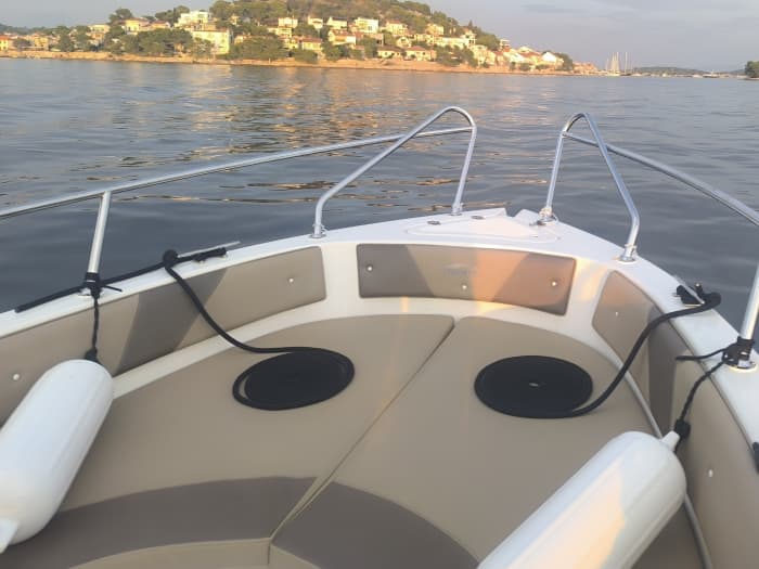 Un día en Šibenik en una lancha motora
