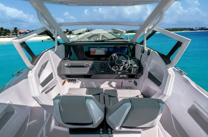 Entdecken Sie Saint Martin: Ein sonniger Tag auf einem Motorboot