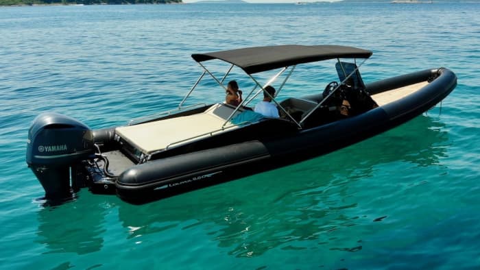 Jouw dag in Trogir: Huur een motorboot voor een dag vol ontdekkingen.