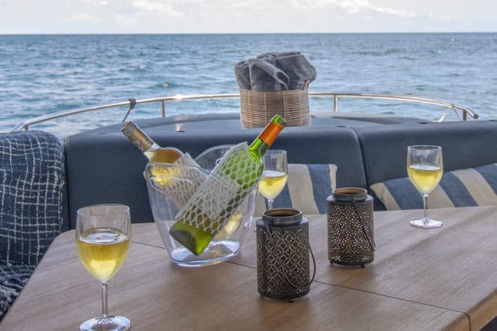 Votre expérience privée à Funchal : une journée exclusive à bord d'un yacht à moteur