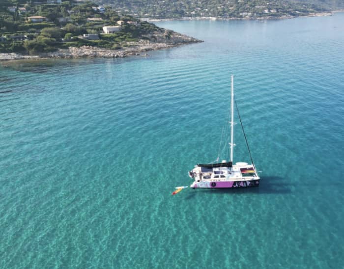 Direction Cap Taillat pour la journée à bord d'un maxi cata