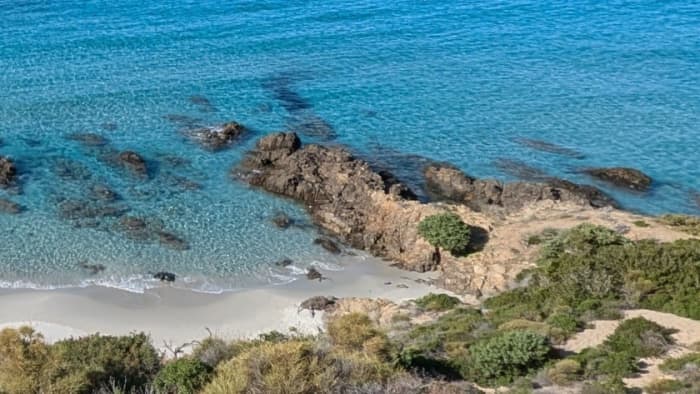 Excursão de barco de dia inteiro à Île-Rousse e às enseadas selvagens da Córsega.