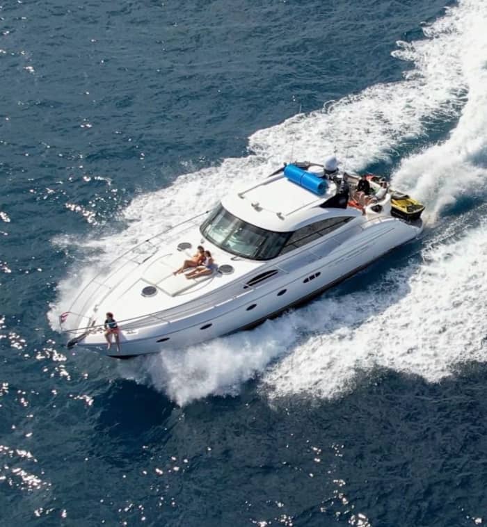 Alla scoperta di Fajardo in prima classe: godetevi un'esperienza di 2 ore e 45 minuti a bordo di uno yacht a motore.