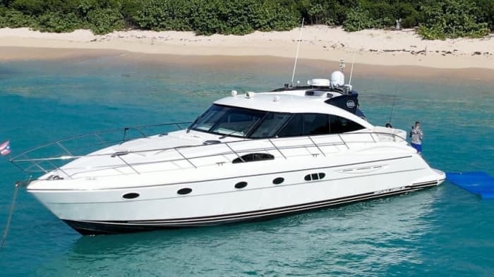 Alla scoperta di Fajardo in prima classe: godetevi un'esperienza di 2 ore e 45 minuti a bordo di uno yacht a motore.