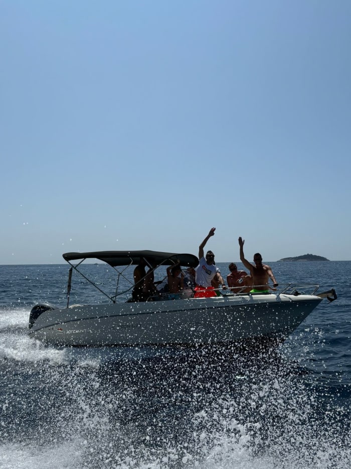 Bootstour bei Sonnenuntergang: Entdecken Sie Dubrovniks Küste in der goldenen Stunde