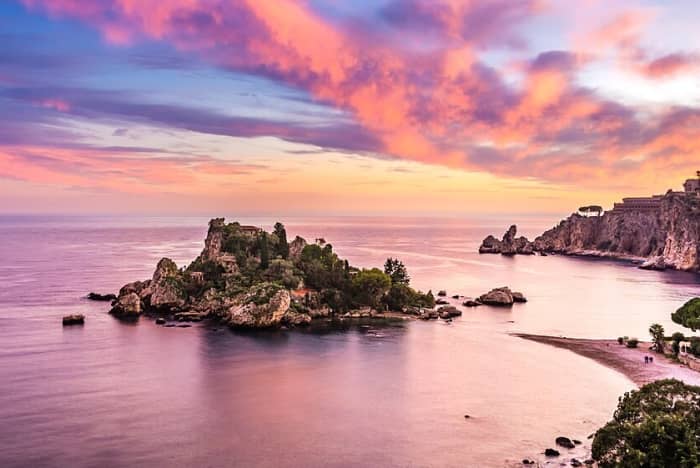 Ontdek Taormina in één dag: pure ontspanning aan de Italiaanse blauwe zee.