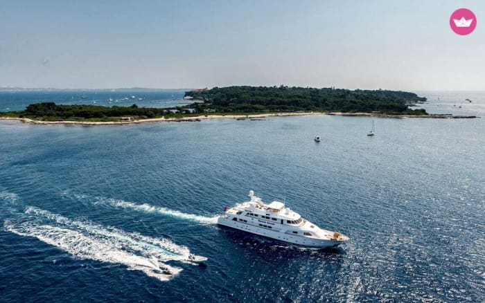 Tag auf See – Cannes & Billionaires' Bay
