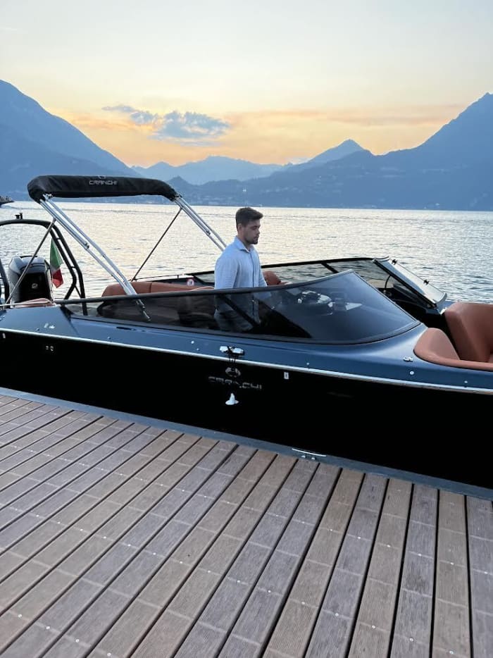 Your day on Lake Como: rent a motorboat for a full day of discovery