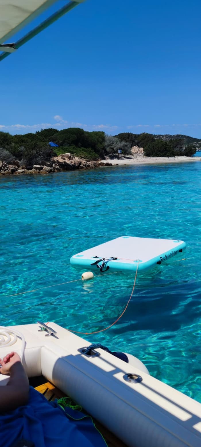 Exclusieve, persoonlijke rondvaart door de La Maddalena-archipel op een elegante klassieke motorboot. (Incidenteel beschikbaar)