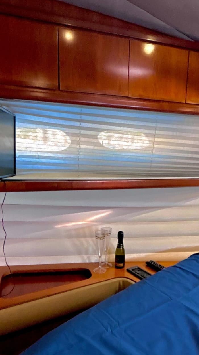 Een reis op maat naar de Eolische Eilanden: een magische dag aan boord van een motorboot.
