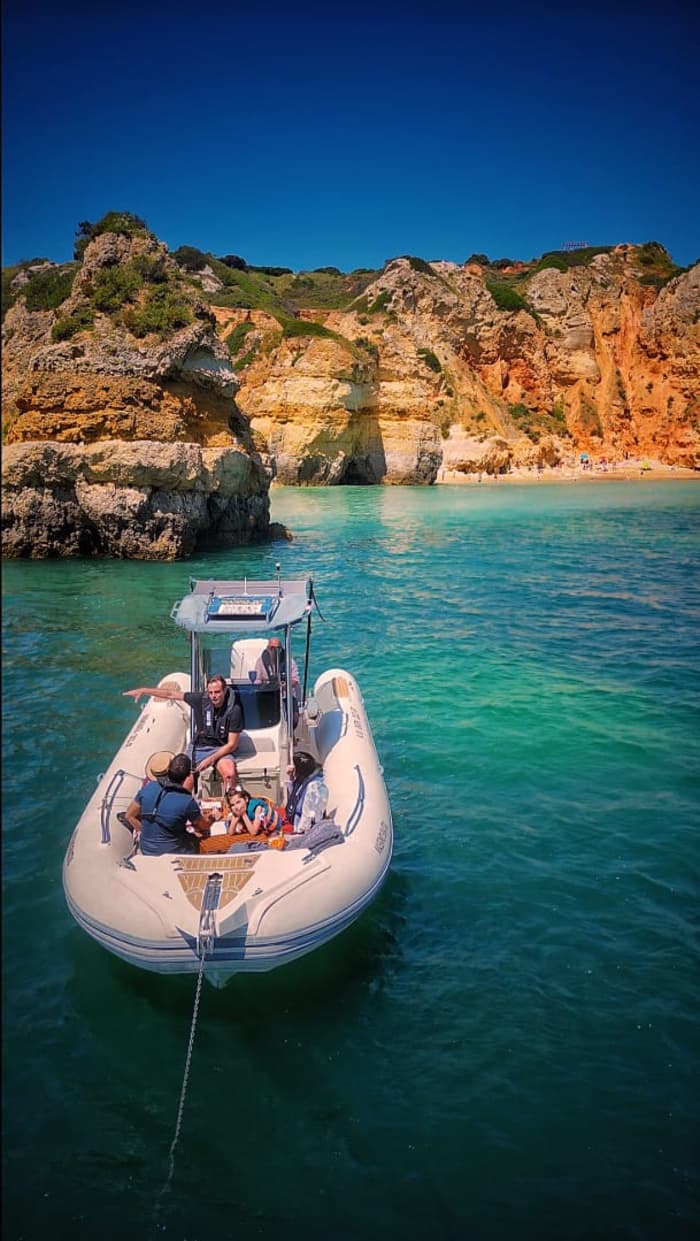 Pique-nique gastronomique à bord : croisière de 2 heures avec vin rosé ou blanc à Ponta da Piedade