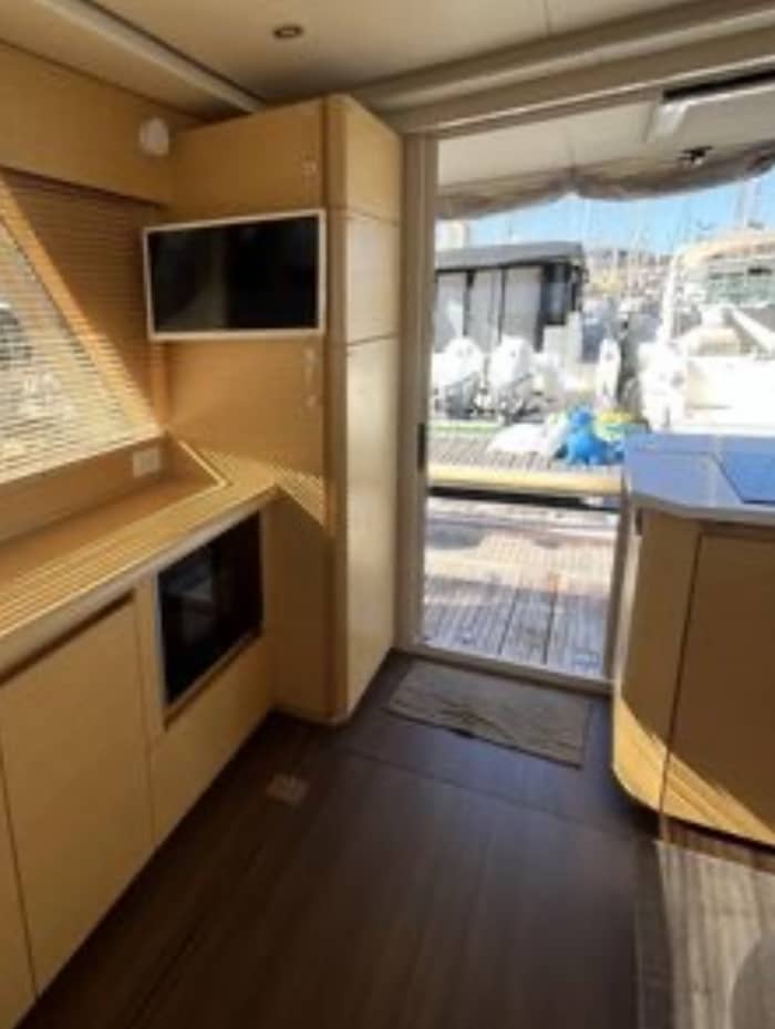 Soak up the sun on a 9-hour boat trip to Marseille