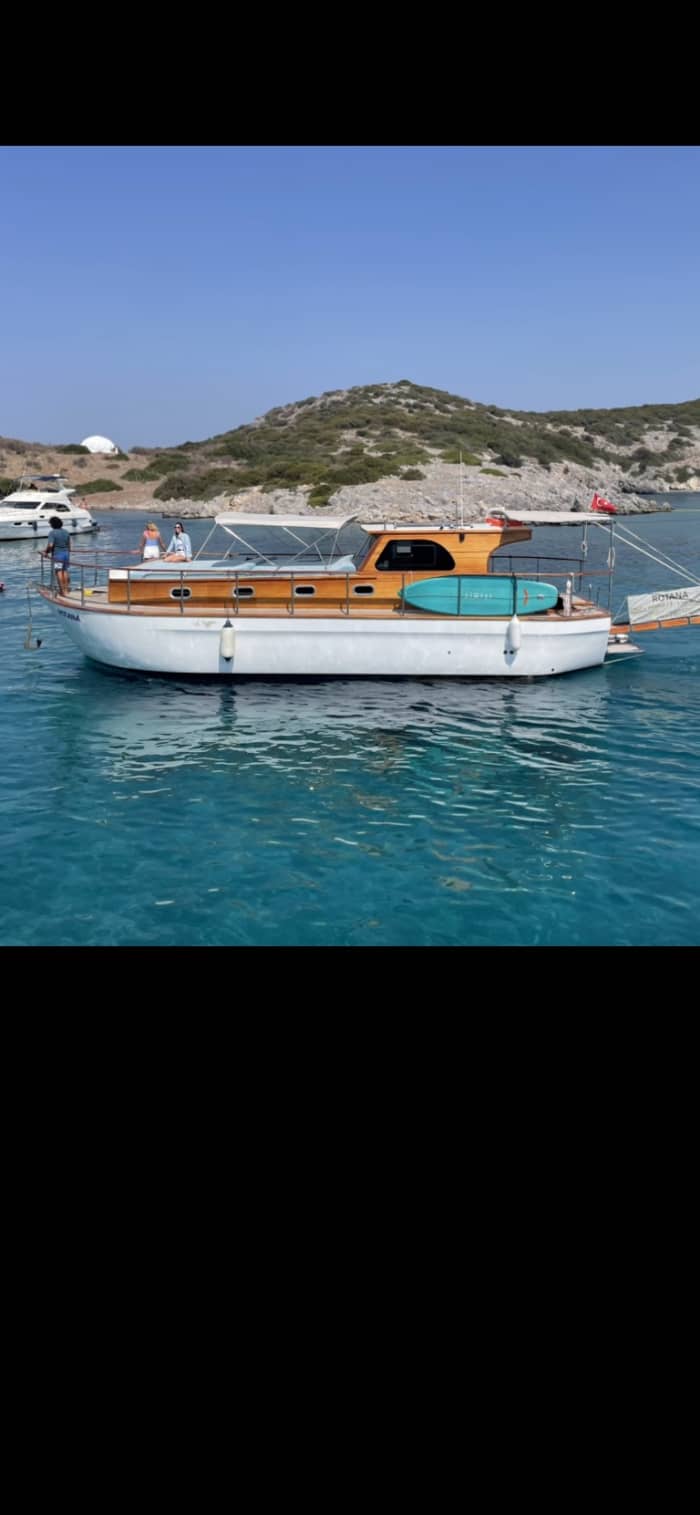 Découverte de Bodrum en première classe : profitez d’une expérience de 2 h 45 à bord d’une goélette.
