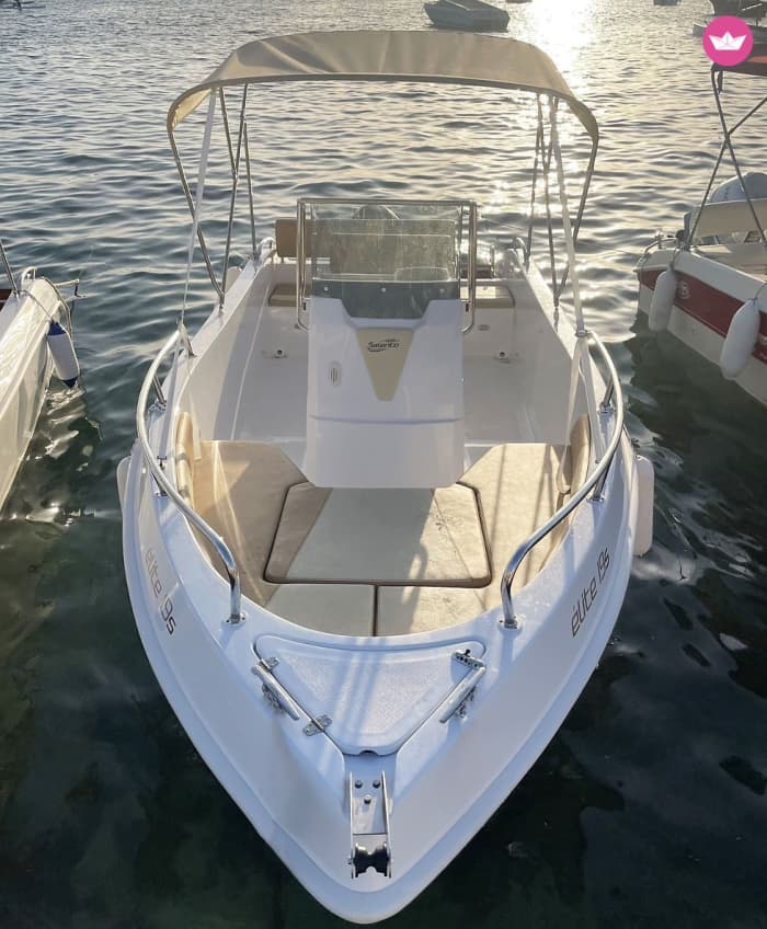 Discovering the Capri Caves by Boat