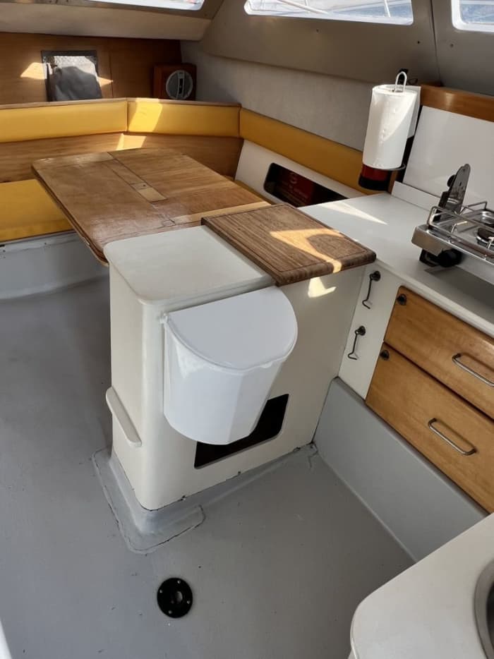 Ontdek de mooiste plekjes in het zuiden van Ibiza en Formentera op deze ruime catamaran (8 uur) EDELCAT CABIN