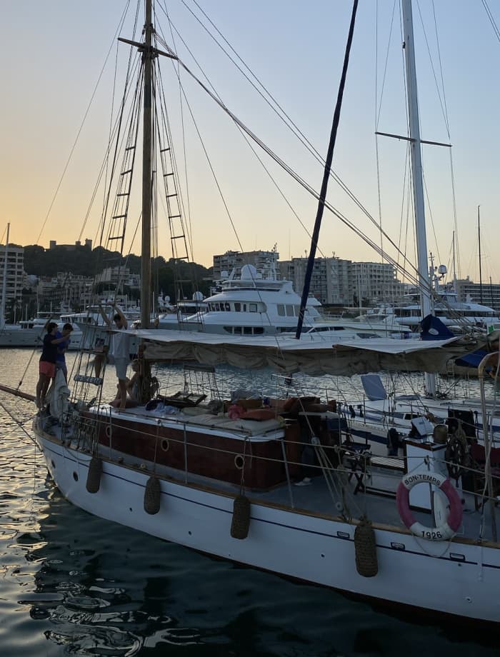 Full-day sailing experience in Barcelona