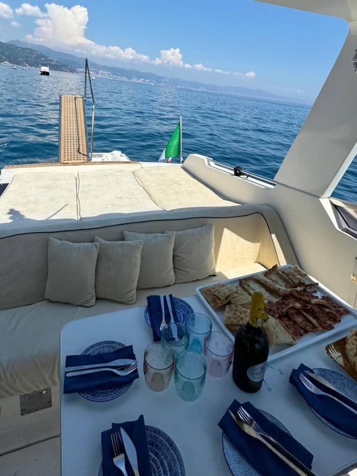 Italiaanse dromen beginnen op zee: een 8 uur durende reis door het hart van Genua.