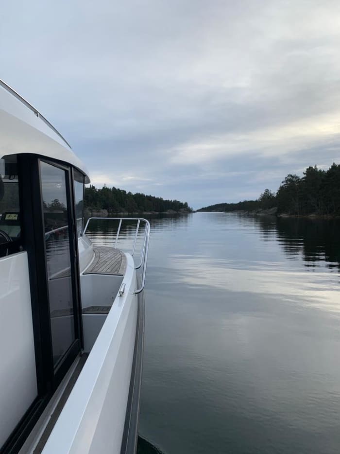 3h30 för att utforska Stockholm på en motorbåt