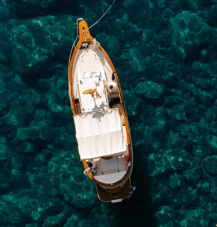 Verken Manarola per boot: een hele dag op het water aan boord van een motorboot.