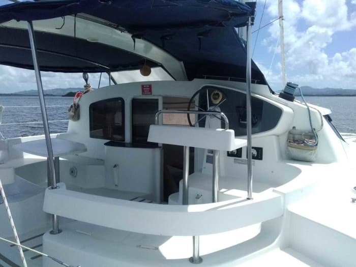 O ritmo de Les Trois-Îlets: momentos inesquecíveis em um catamarã