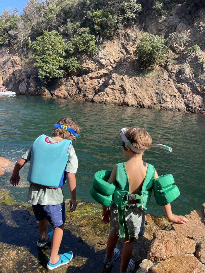 Luxusyacht, Stand-Up-Paddling, Schnorcheln an der Costa Brava