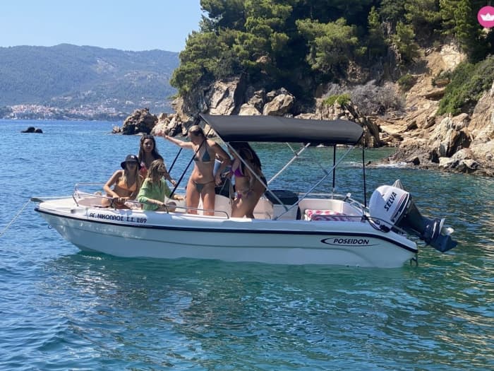 Votre bateau à moteur privé pour une journée autour de Skiathos