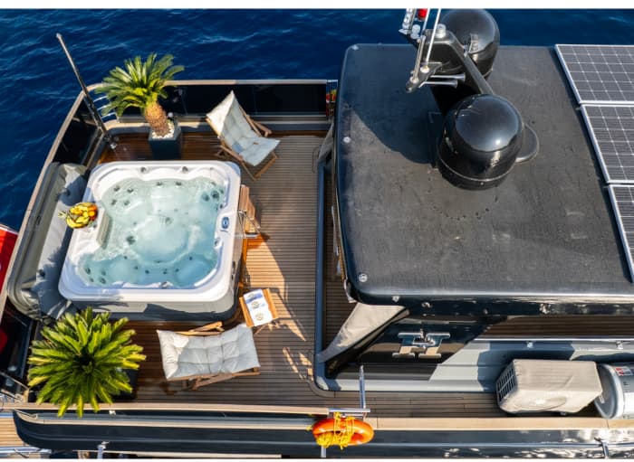 VIP Aegean Indulgence: Luxury Jacuzzi Yacht Charter in Göcek