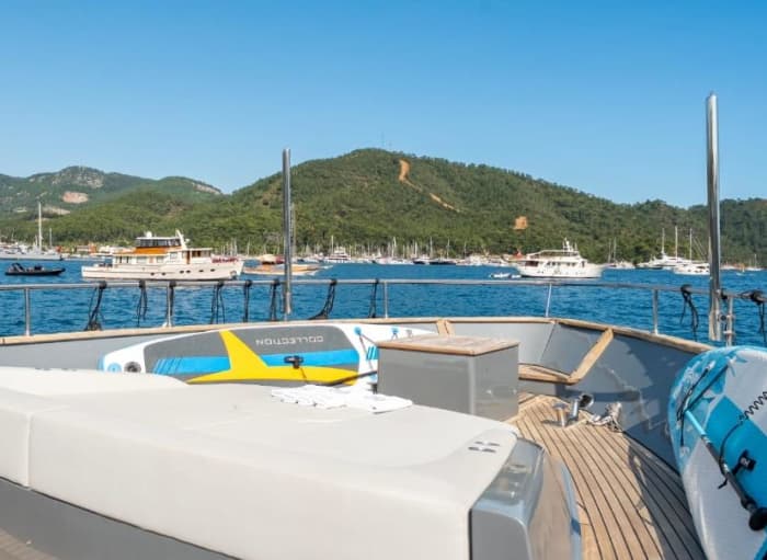 VIP Aegean Indulgence: Luxury Jacuzzi Yacht Charter in Göcek