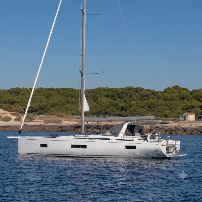 Full Day Sailing Charter , Discover Martinique aboard a Sailboat