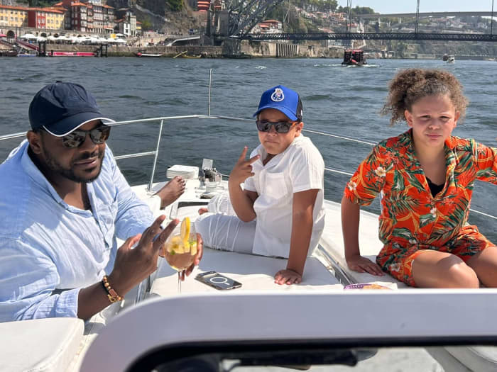 Louez un bateau à moteur pour 4 heures de plaisir
