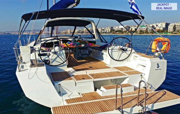Private Morning Trip to Dia island on a luxurious sailing yacht
