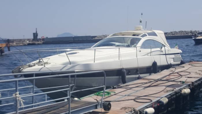 Genießen Sie 9 Stunden auf einem Motorboot in Portofino.