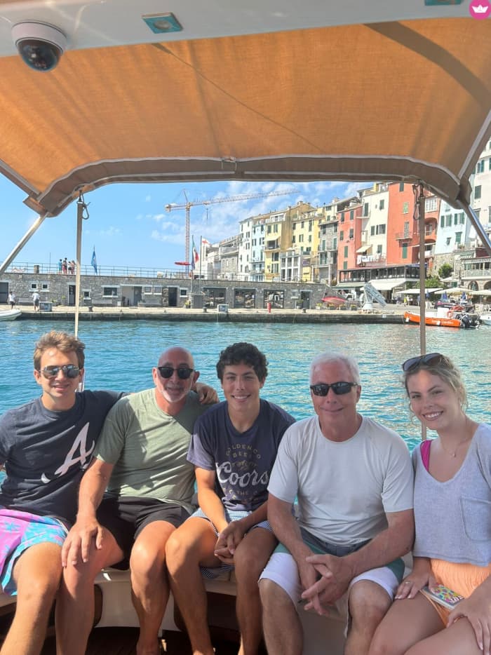 Privécruise in de Golf van Dichters: ontdek, zwem en ontspan aan boord van de klassieke Mimi 7.
