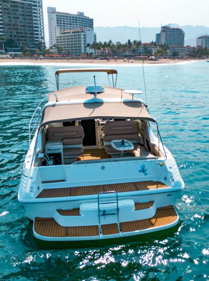 Njut av en heldag på en motorbåt i Puerto Vallarta