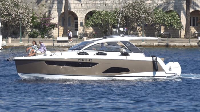 Discover Korčula’s Stunning Shores – A Memorable Day on a Fast & Comfortable Motorboat