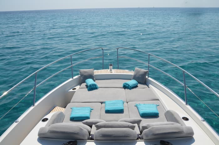 Segeldag: Saint-Tropez, dess exceptionella kustlinje och ikoniska stränder.